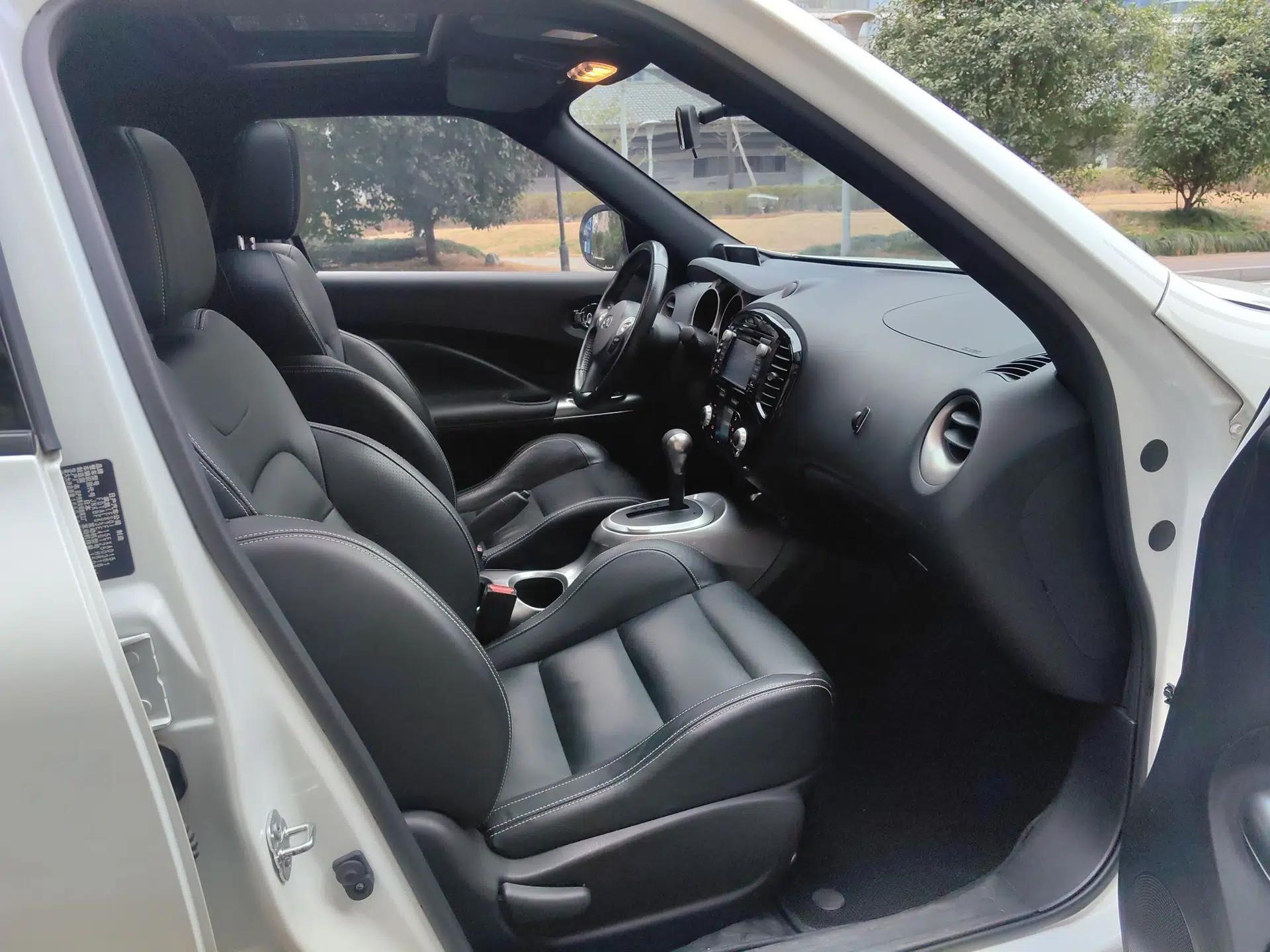 Infiniti ESQ 2014 1.6L Luxury Edition — миниатюра 25