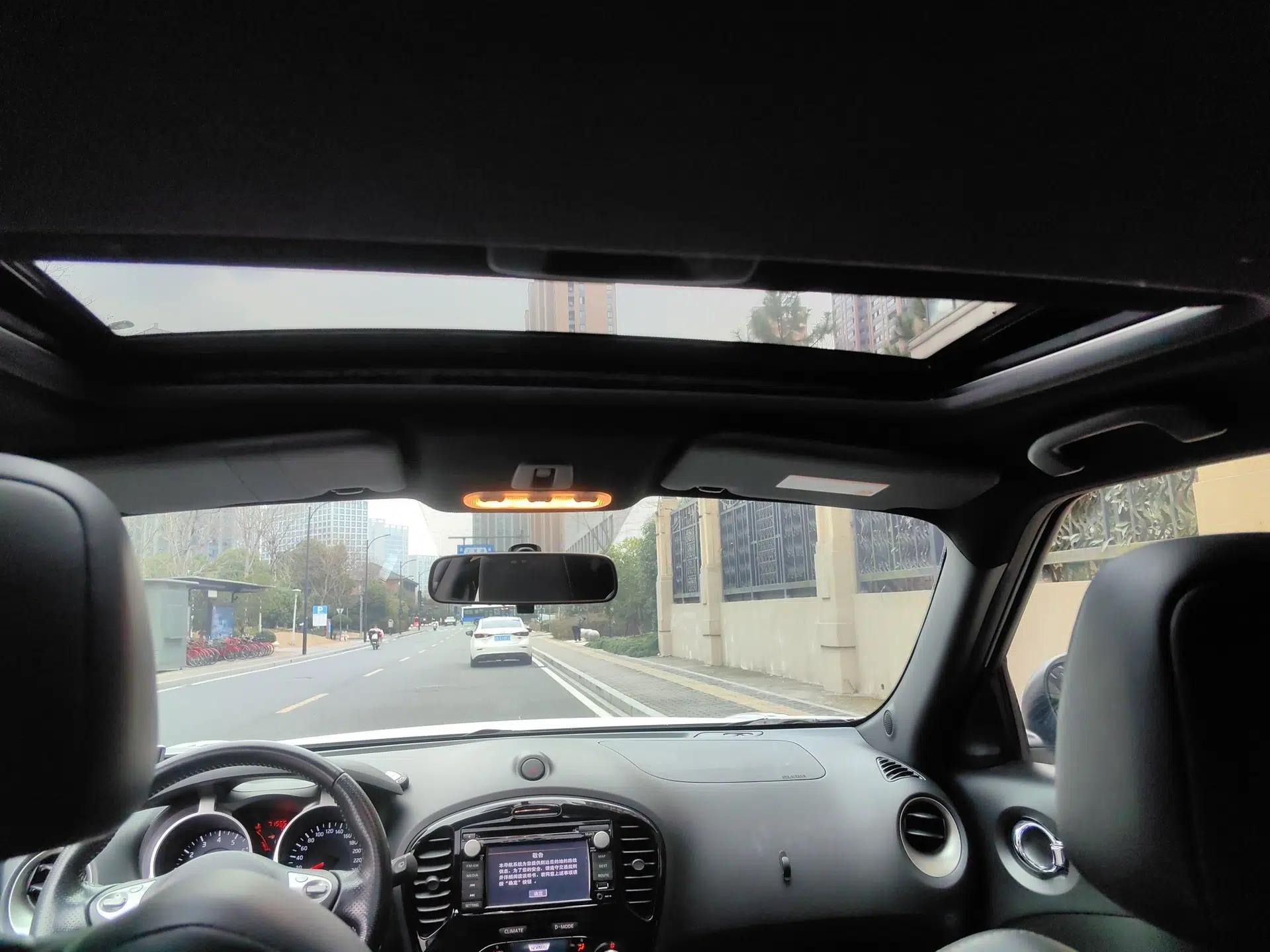 Infiniti ESQ 2014 1.6L Luxury Edition — миниатюра 27