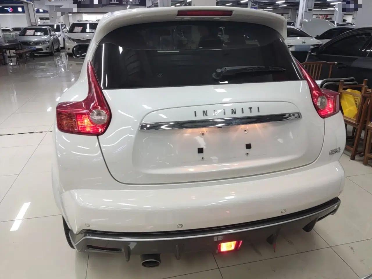 Infiniti ESQ 2014 1.6L Luxury Edition — миниатюра 5