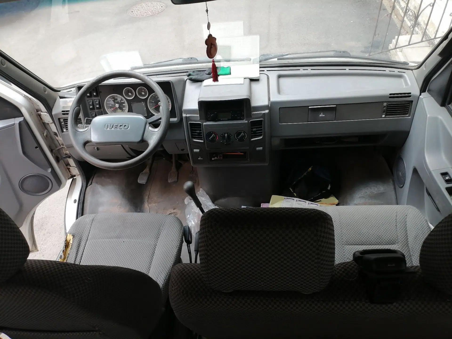Iveco Daily 2017 2.5T A35 Low-Roof 5-7 Seater Passenger Van 47Z5 — миниатюра 9