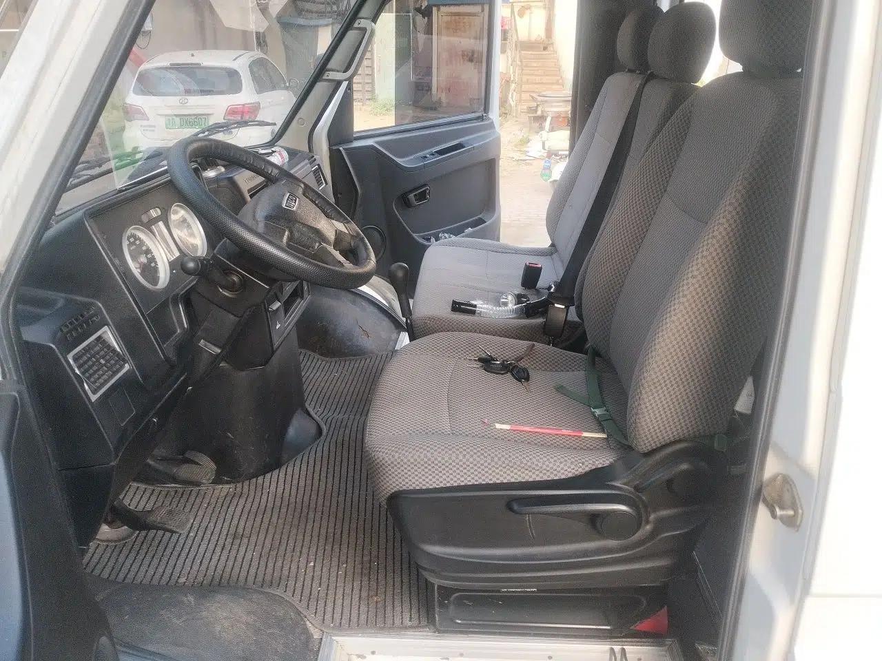 Iveco Daily 2017 2.5T A35 Passenger Van 5-7 Seats Model 47Z5 — миниатюра 15