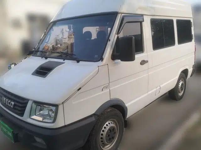 Iveco Daily 2017 2.5T A35 Passenger Van 5-7 Seats Model 47Z5
