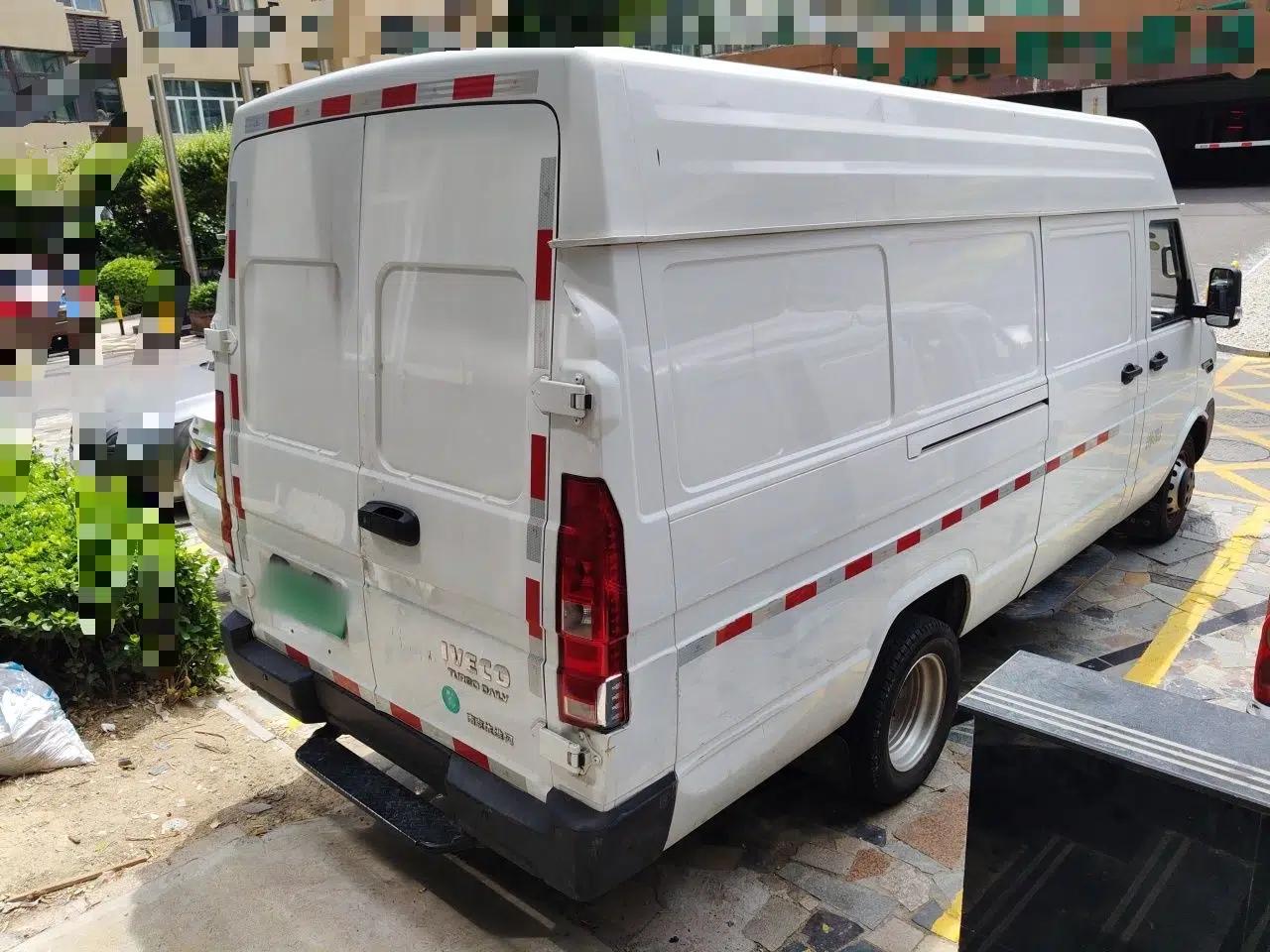 Iveco Daily Iveco, 2.8 diesel, manual, 3 seats — миниатюра 5