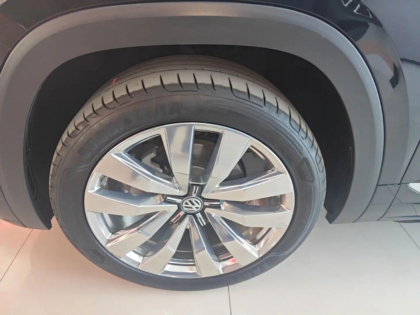 Volkswagen Teramont X 2020 Facelifted 530 V6 All-Wheel Drive Prestige Flagship Edition — миниатюра 10
