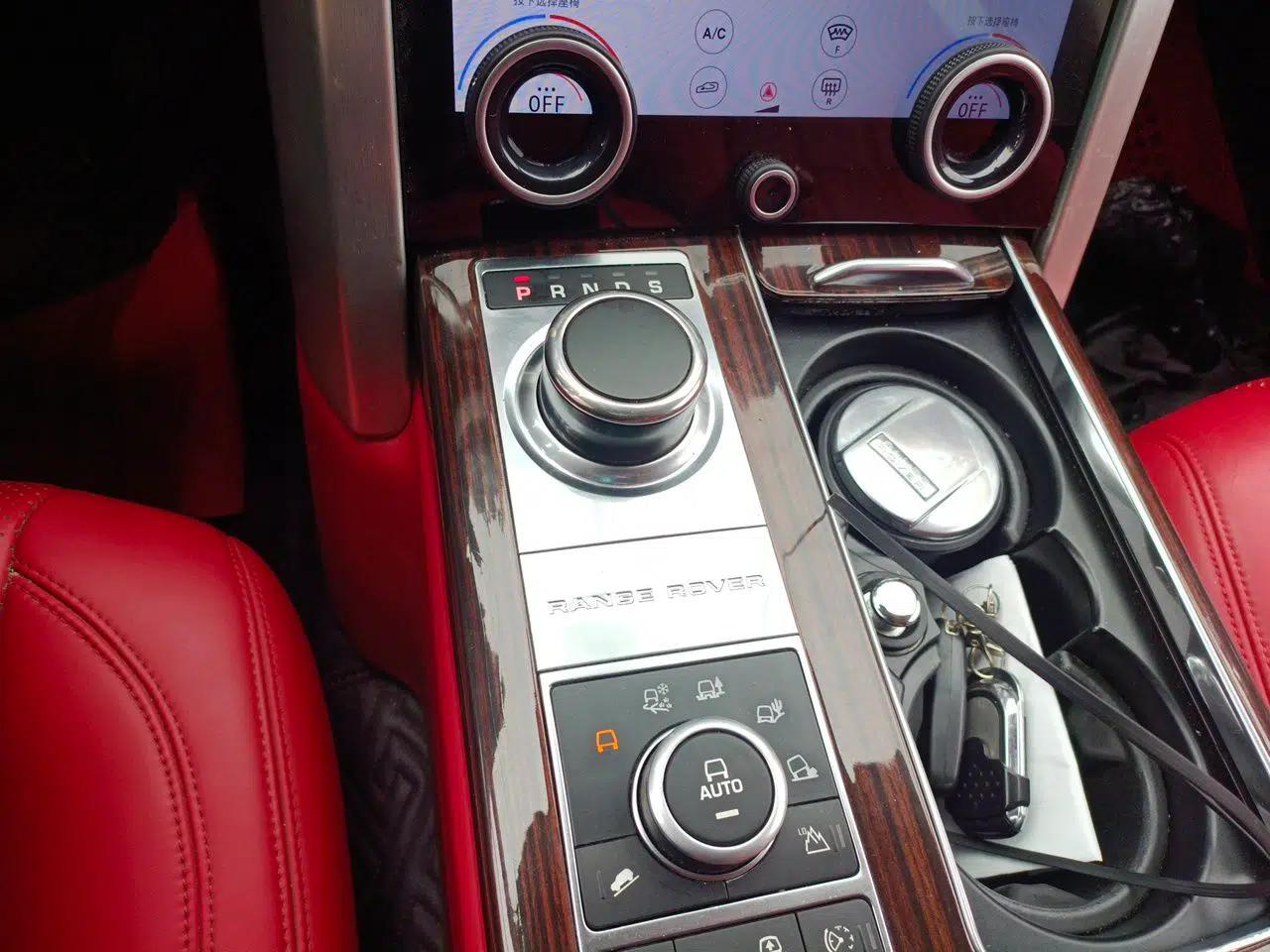 Land Rover Range Vogue 2015 3.0T SE Gasoline U.S.-Spec Executive Edition — миниатюра 14
