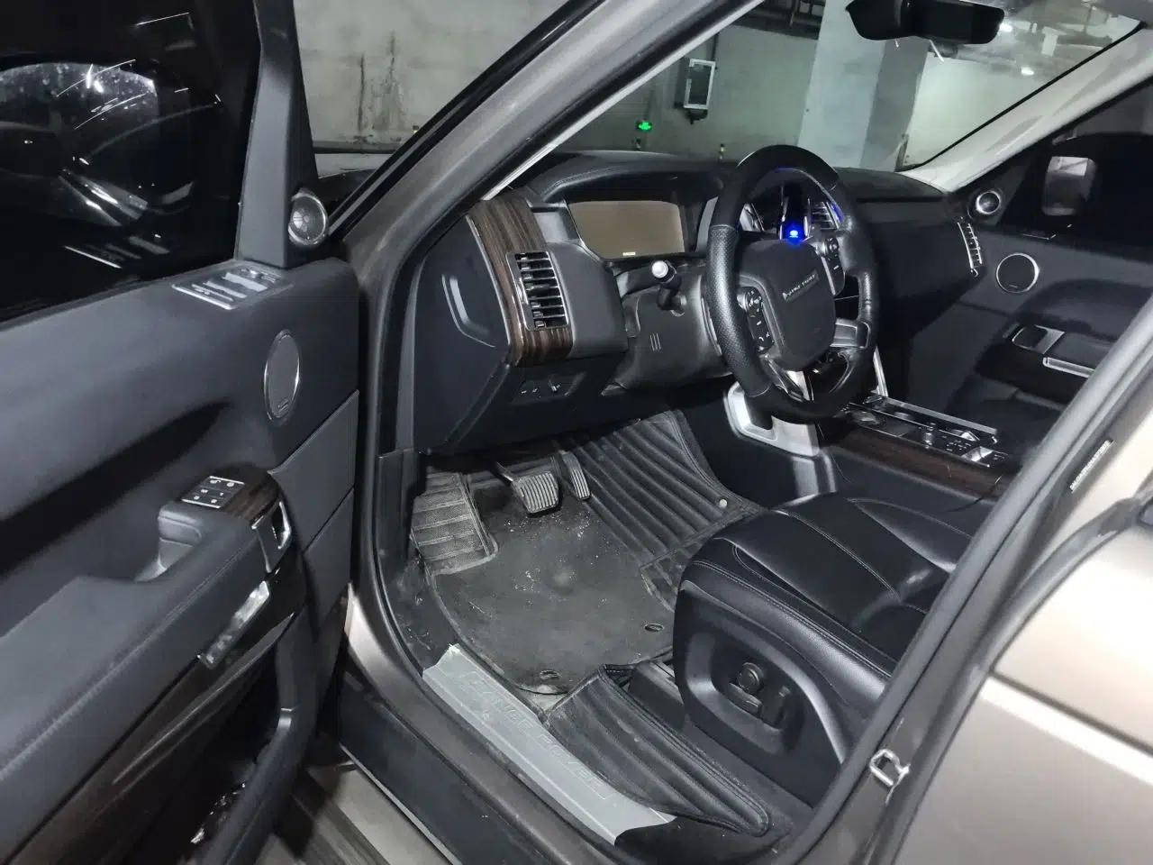 Land Rover Range Vogue Range Rover (parallel import), 2017 model, 3.0T, automatic transmission, 5 seats — миниатюра 16