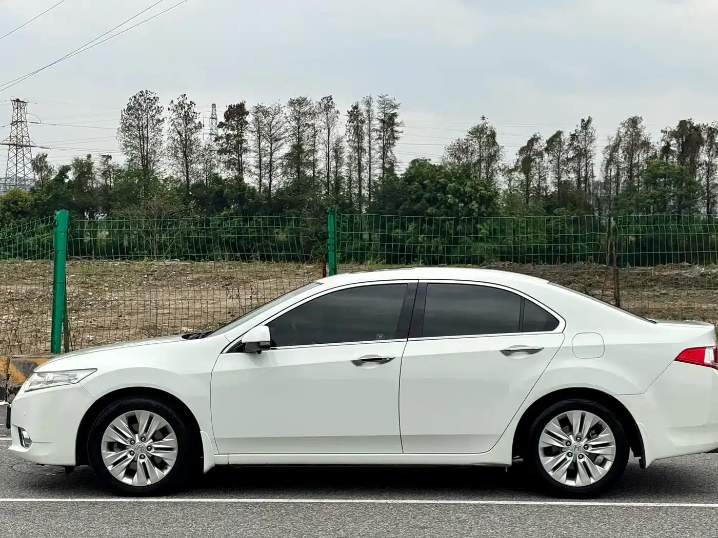 Spirior 2013 2.4L Premium Edition — миниатюра 3