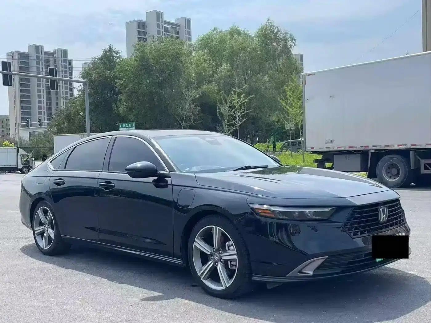 Accord PHEV 2023 2.0L e:PHEV Premium Edition — миниатюра 1