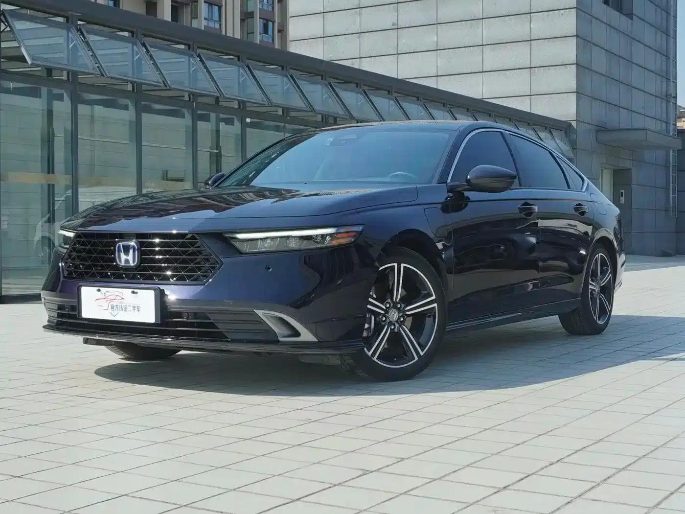 Accord PHEV 2023 2.0L e:PHEV Premium Edition — миниатюра 1