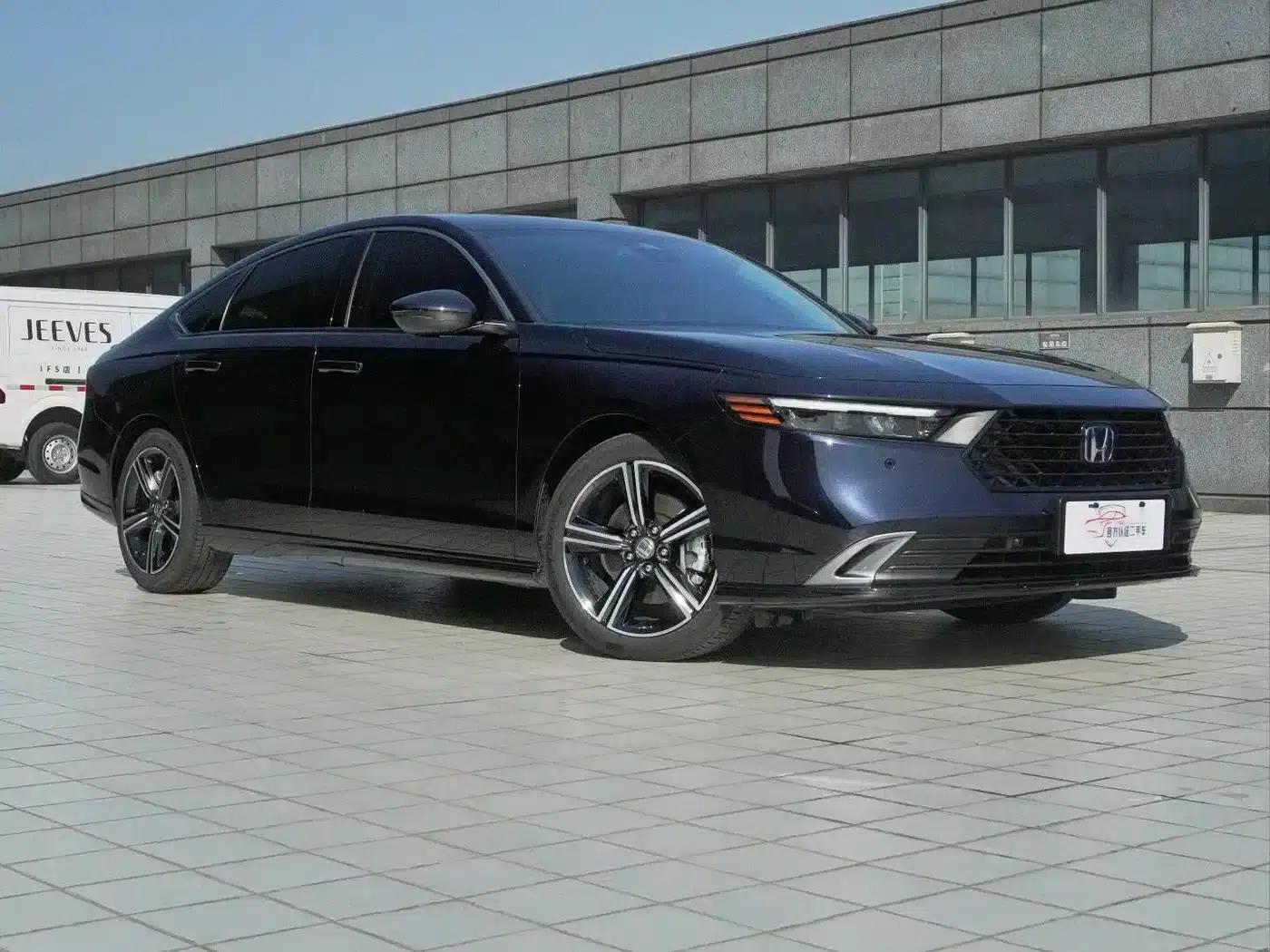 Accord PHEV 2023 2.0L e:PHEV Premium Edition — миниатюра 3