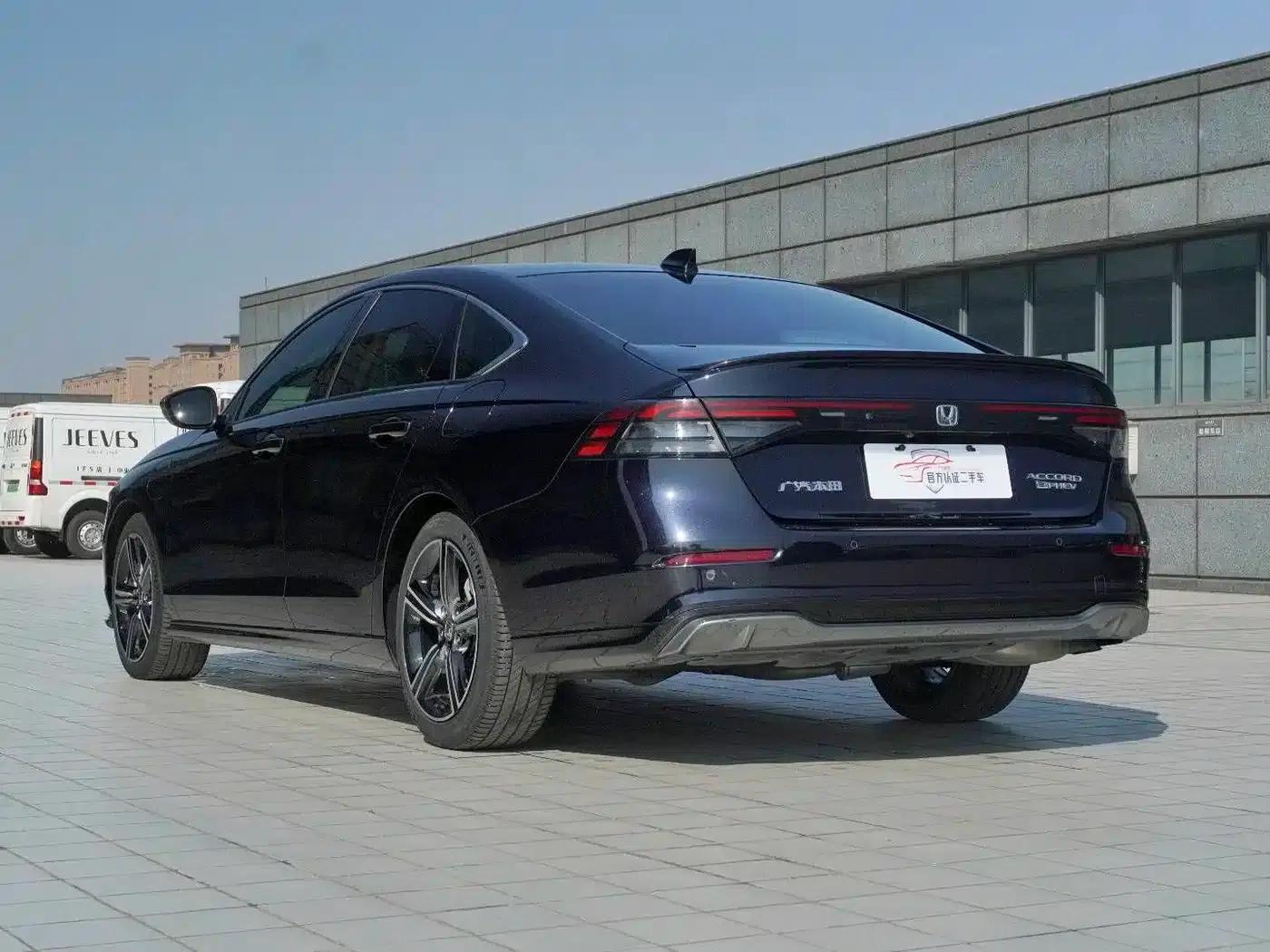 Accord PHEV 2023 2.0L e:PHEV Premium Edition — миниатюра 6