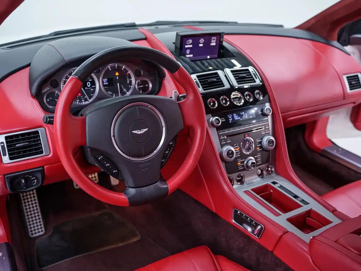 Aston Martin DB9 2013 6.0L Coupe — миниатюра 11