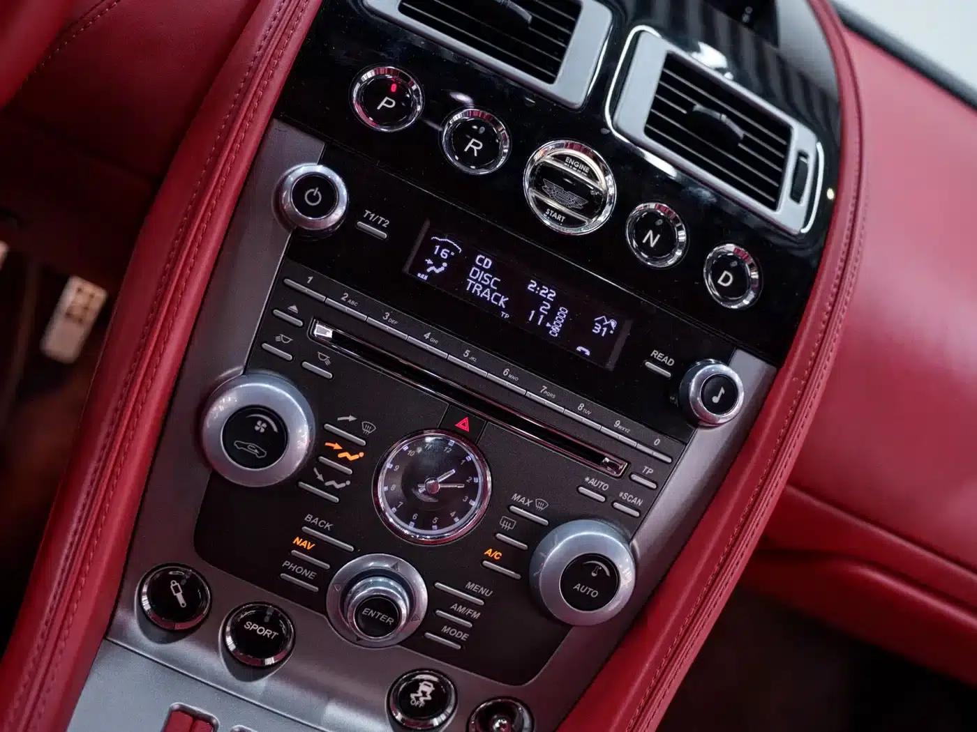 Aston Martin DB9 2013 6.0L Coupe — миниатюра 16