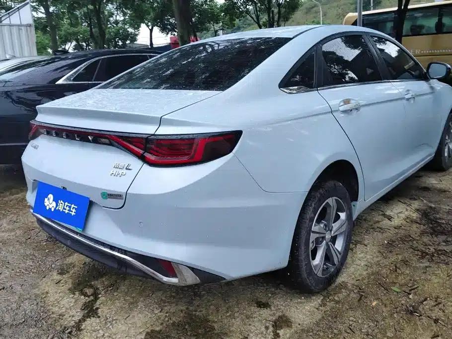 Geely Emgrand L HiP 2024 Dragon Edition 1.5TD-DHT Pro 100KM Superior Model — миниатюра 3