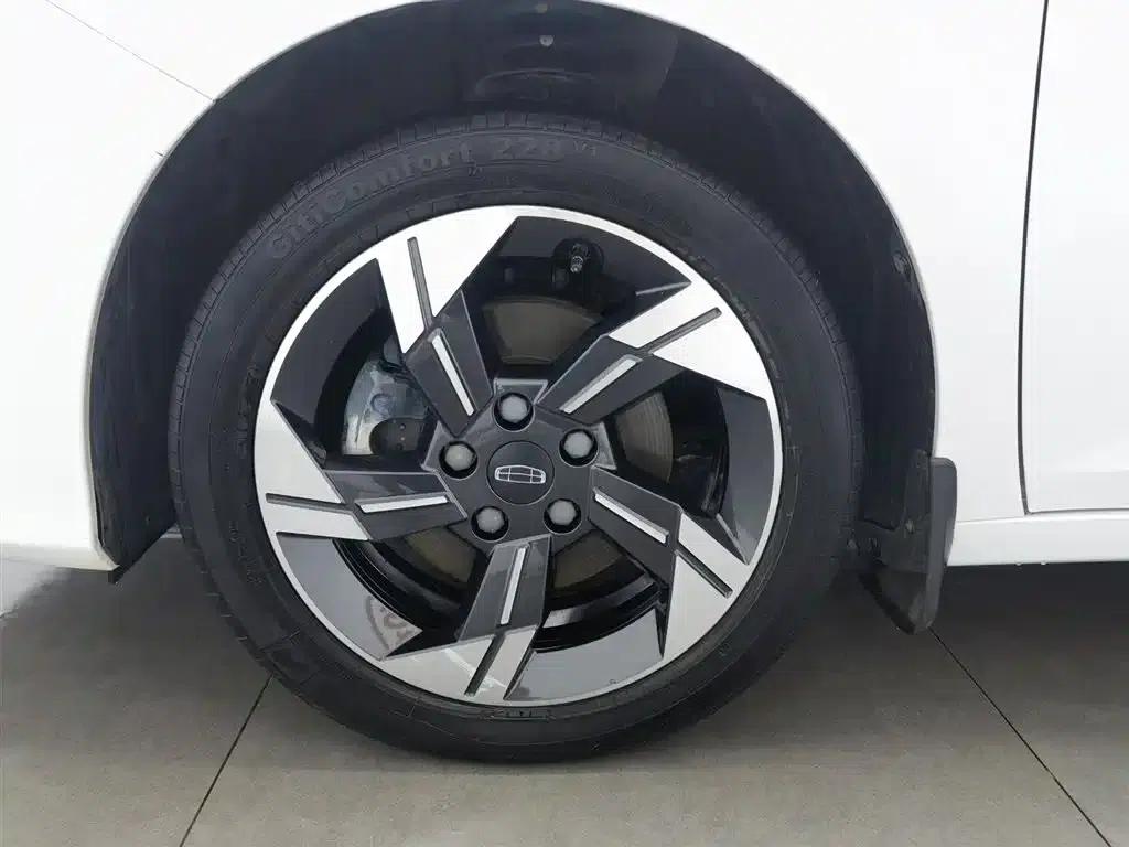 Geely Emgrand L HiP 2022 1.5TD-DHT Pro 100KM Super Speed — миниатюра 17