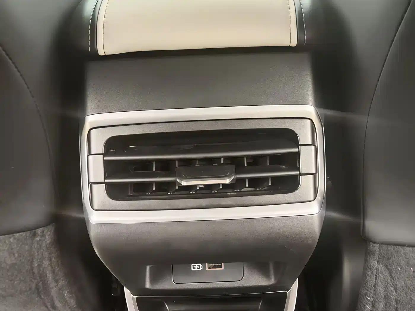 Geely Emgrand L 2022 1.4T CVT Premium Edition — миниатюра 12