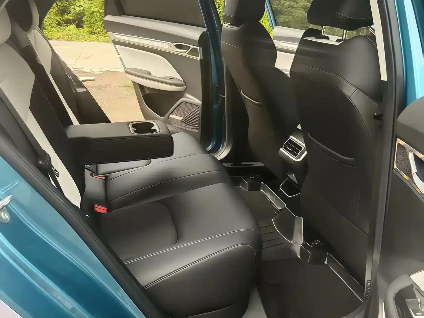 Geely Emgrand L 2022 1.4T CVT Premium Edition — миниатюра 13