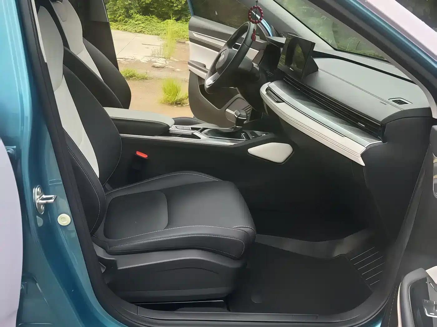 Geely Emgrand L 2022 1.4T CVT Premium Edition — миниатюра 14