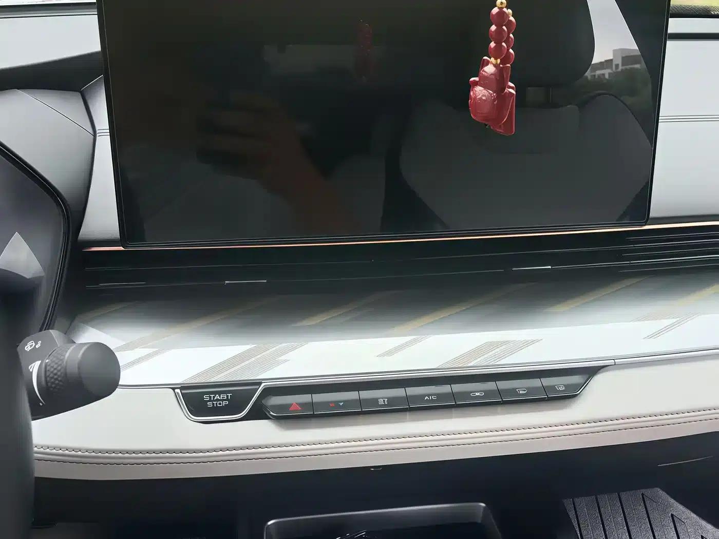 Geely Emgrand L 2022 1.4T CVT Premium Edition — миниатюра 7