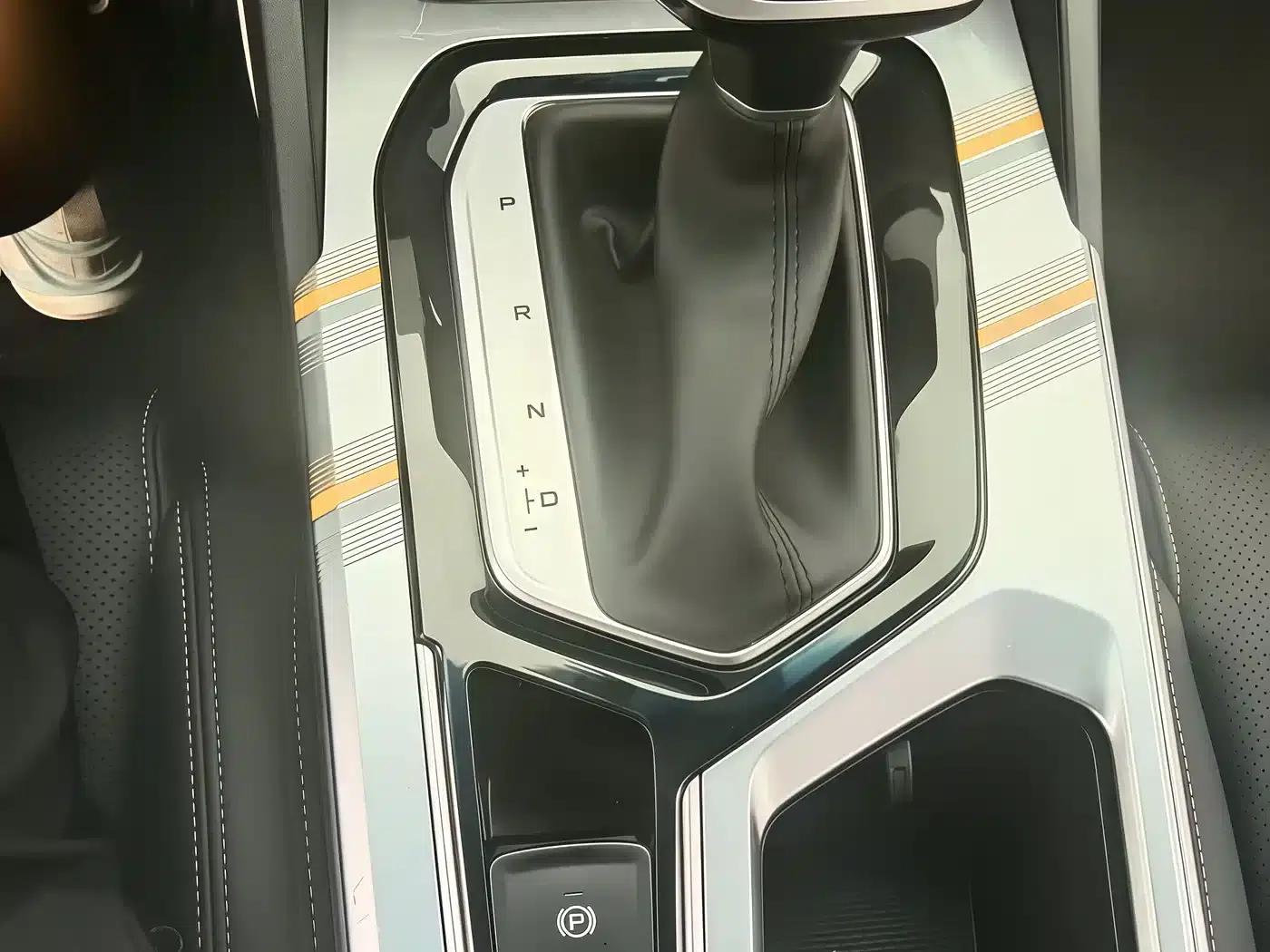 Geely Emgrand L 2022 1.4T CVT Premium Edition — миниатюра 8