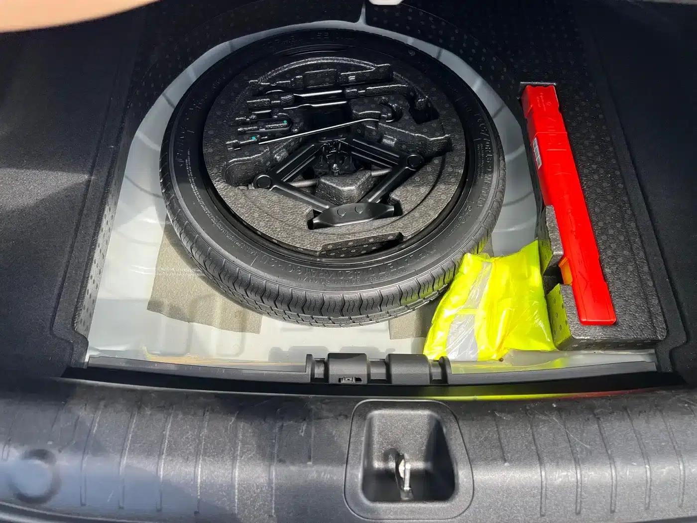 Geely Emgrand L 2022 1.4T CVT Flagship Edition — миниатюра 11