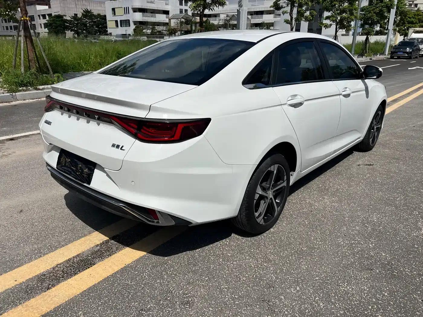 Geely Emgrand L 2022 1.4T CVT Flagship Edition — миниатюра 13