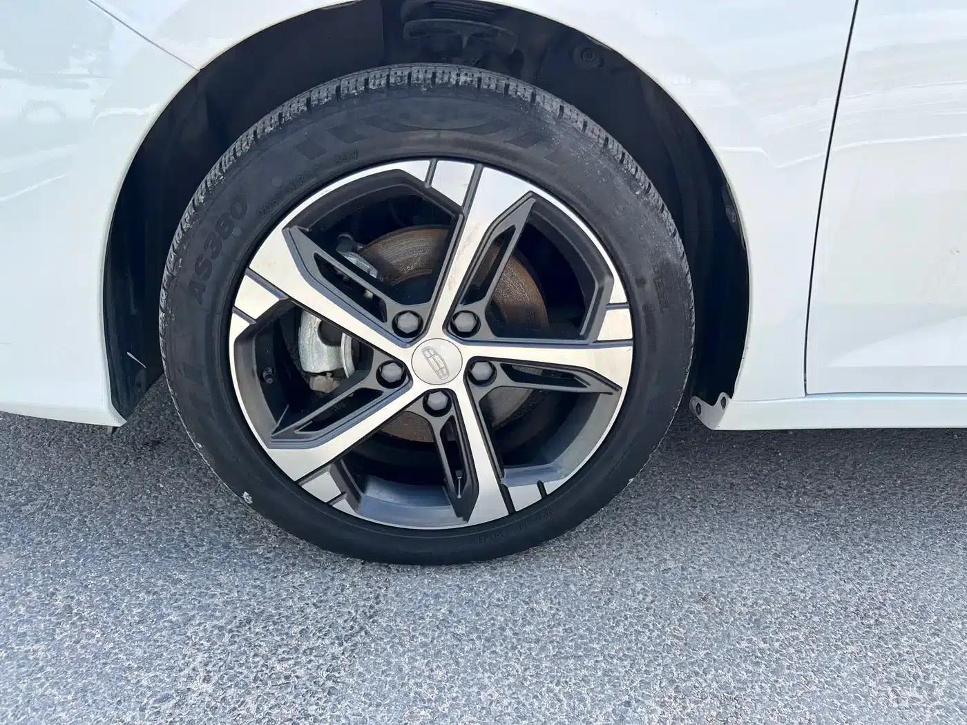 Geely Emgrand L 2022 1.4T CVT Flagship Edition — миниатюра 4