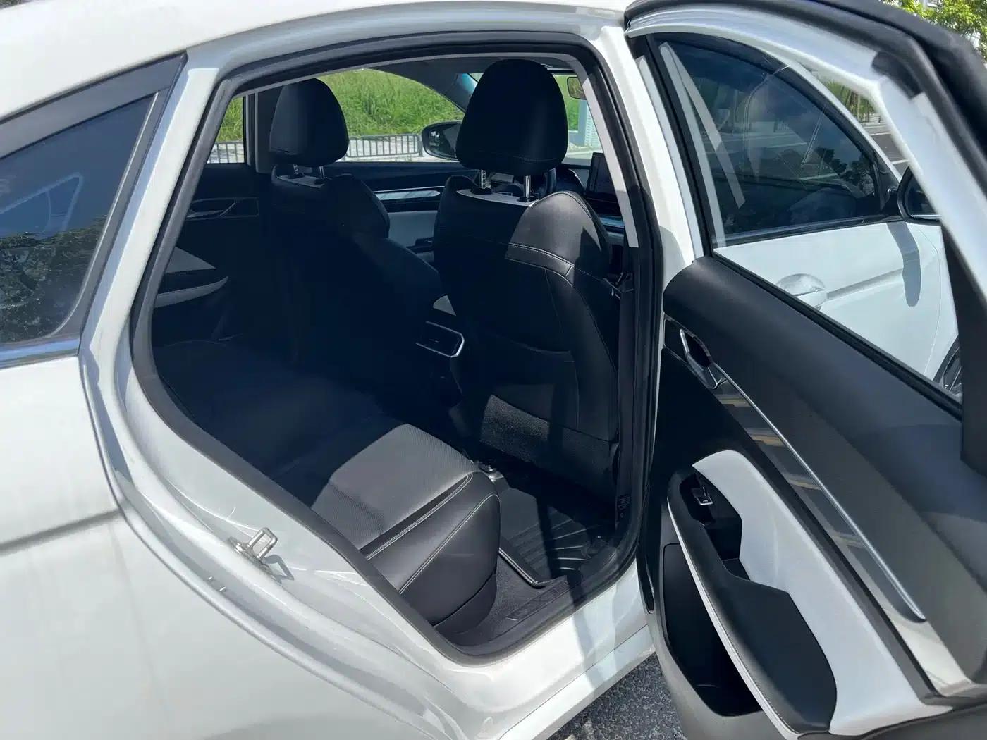 Geely Emgrand L 2022 1.4T CVT Flagship Edition — миниатюра 10