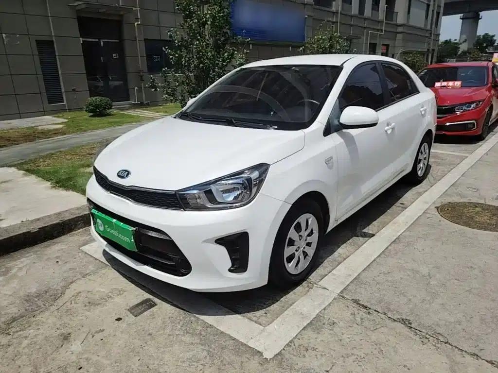 Kia K2 2017 1.4L Manual Smart Fashion Edition — миниатюра 1