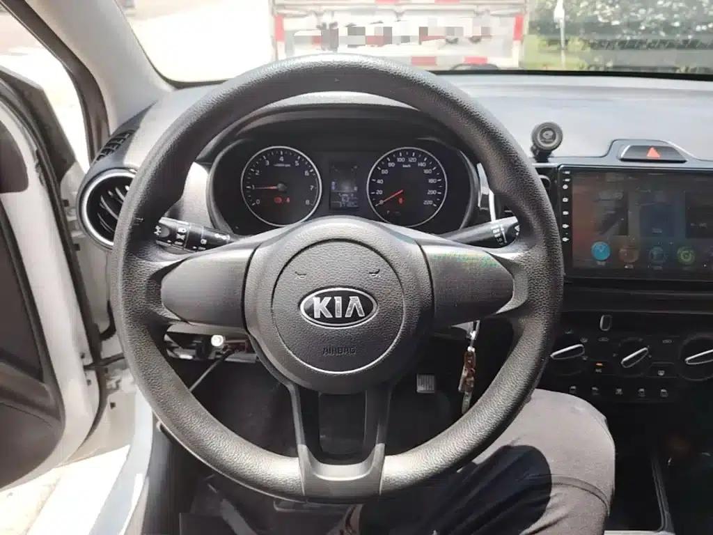 Kia K2 2017 1.4L Manual Smart Fashion Edition — миниатюра 11