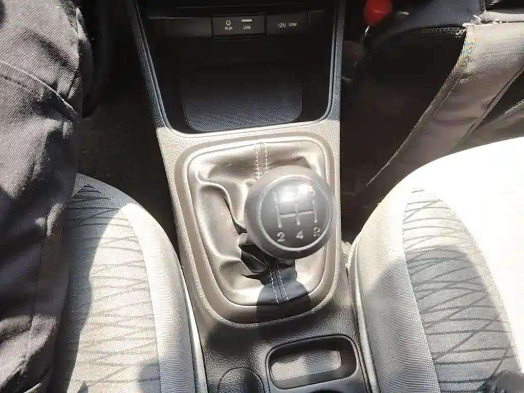 Kia K2 2017 1.4L Manual Smart Fashion Edition — миниатюра 14
