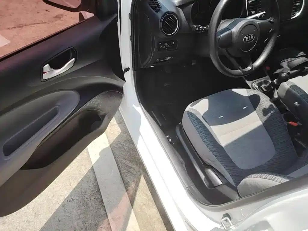 Kia K2 2017 1.4L Manual Smart Fashion Edition — миниатюра 16