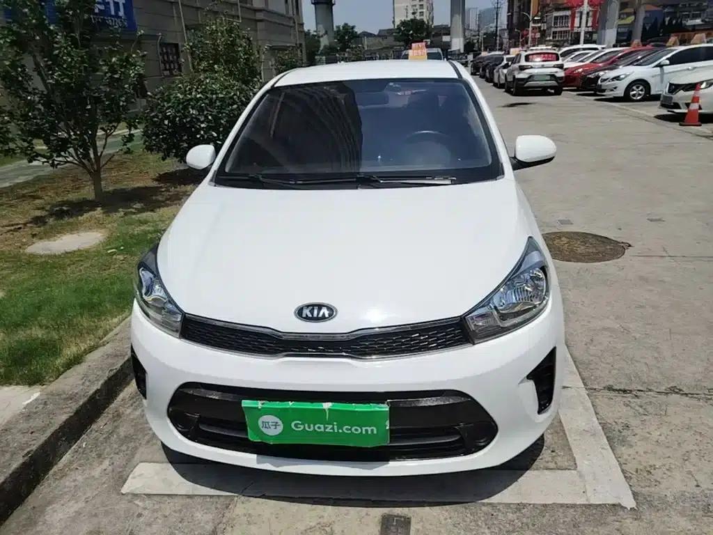 Kia K2 2017 1.4L Manual Smart Fashion Edition — миниатюра 3