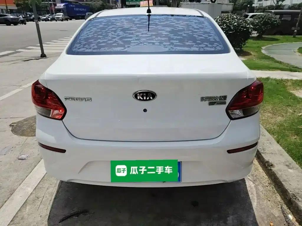 Kia K2 2017 1.4L Manual Smart Fashion Edition — миниатюра 6