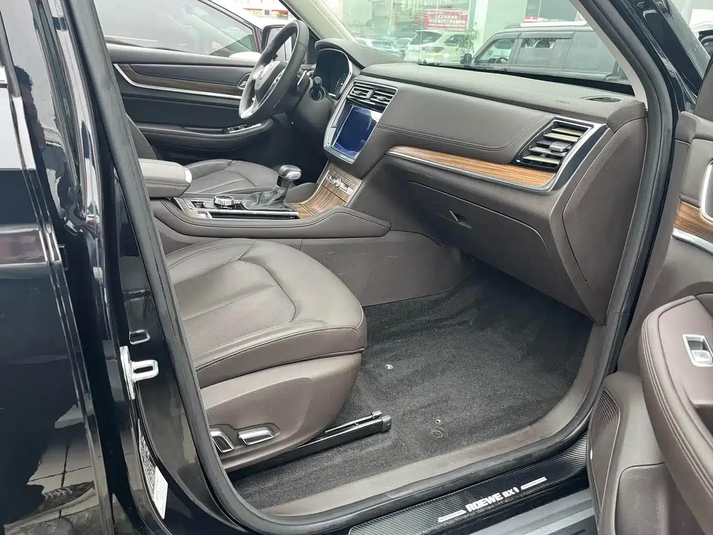 Roewe RX8 2019 30T Intelligent Connected 4WD Super Flagship Edition — миниатюра 14