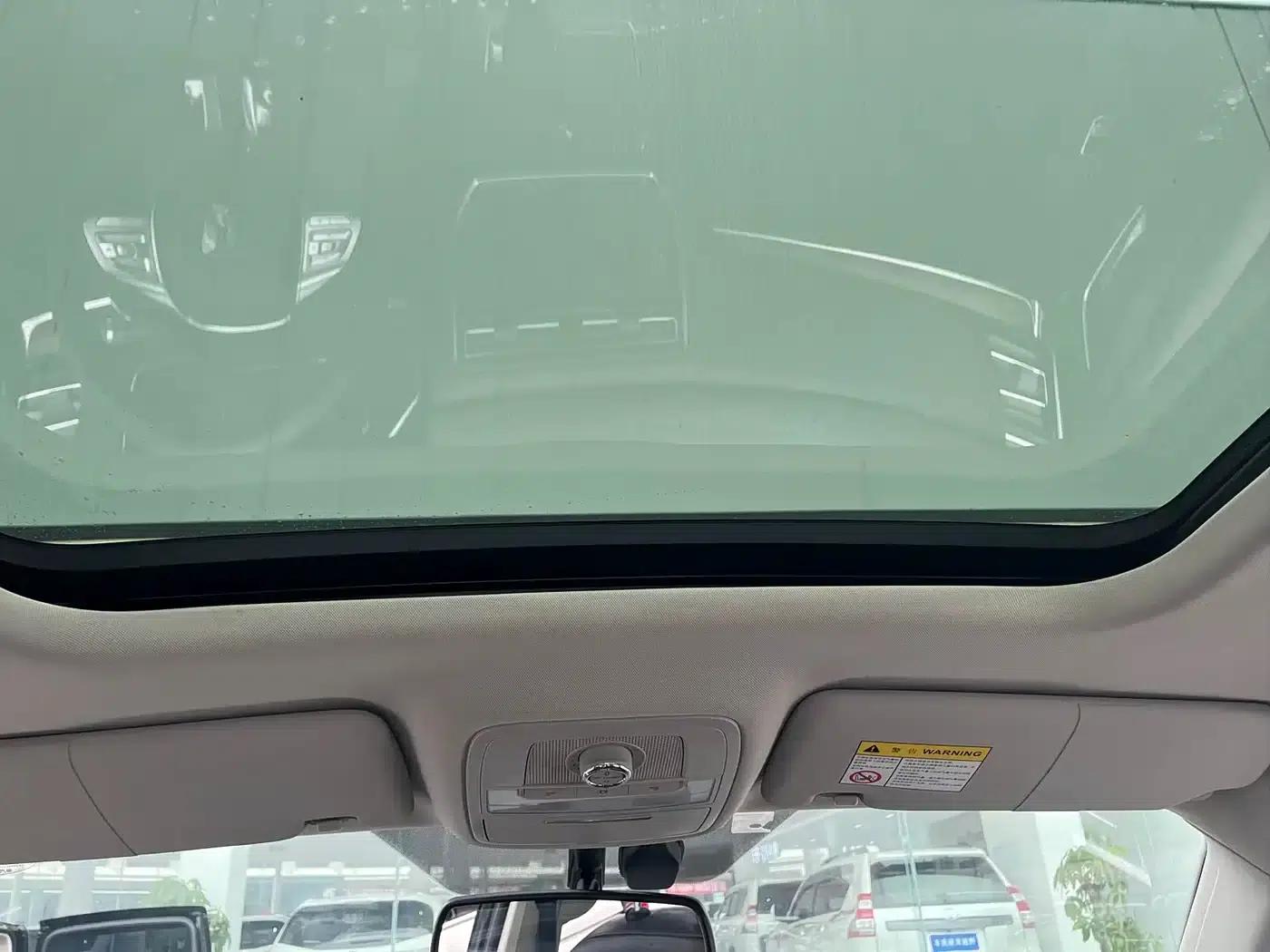 Roewe RX8 2019 30T Intelligent Connected 4WD Super Flagship Edition — миниатюра 10