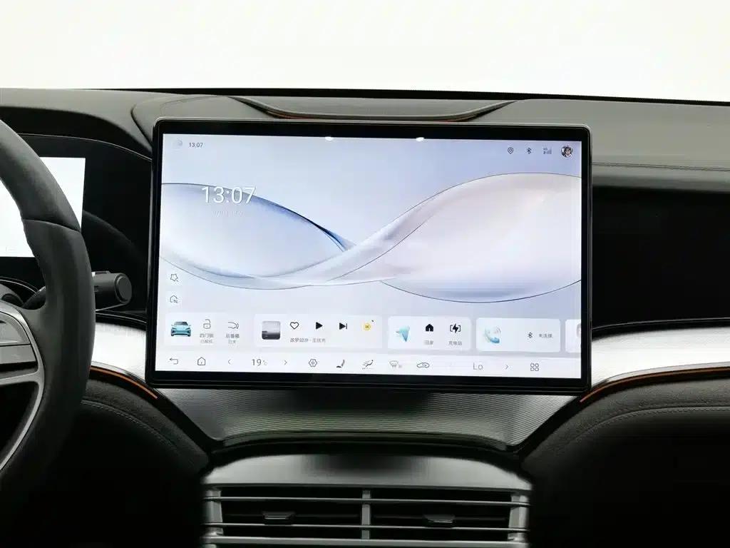 Seal 07 DM-i 2025 Intelligent Driving Edition DM-i 1.5L 125km Luxury Model — миниатюра 12