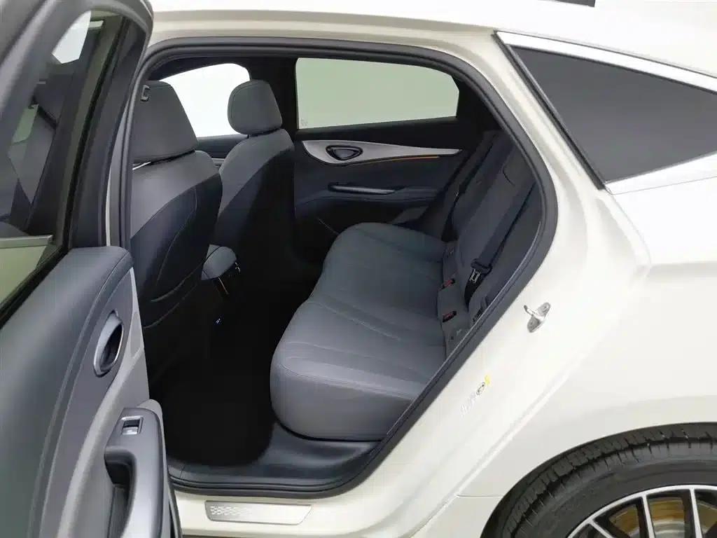 Seal 07 DM-i 2025 Intelligent Driving Edition DM-i 1.5L 125km Luxury Model — миниатюра 15