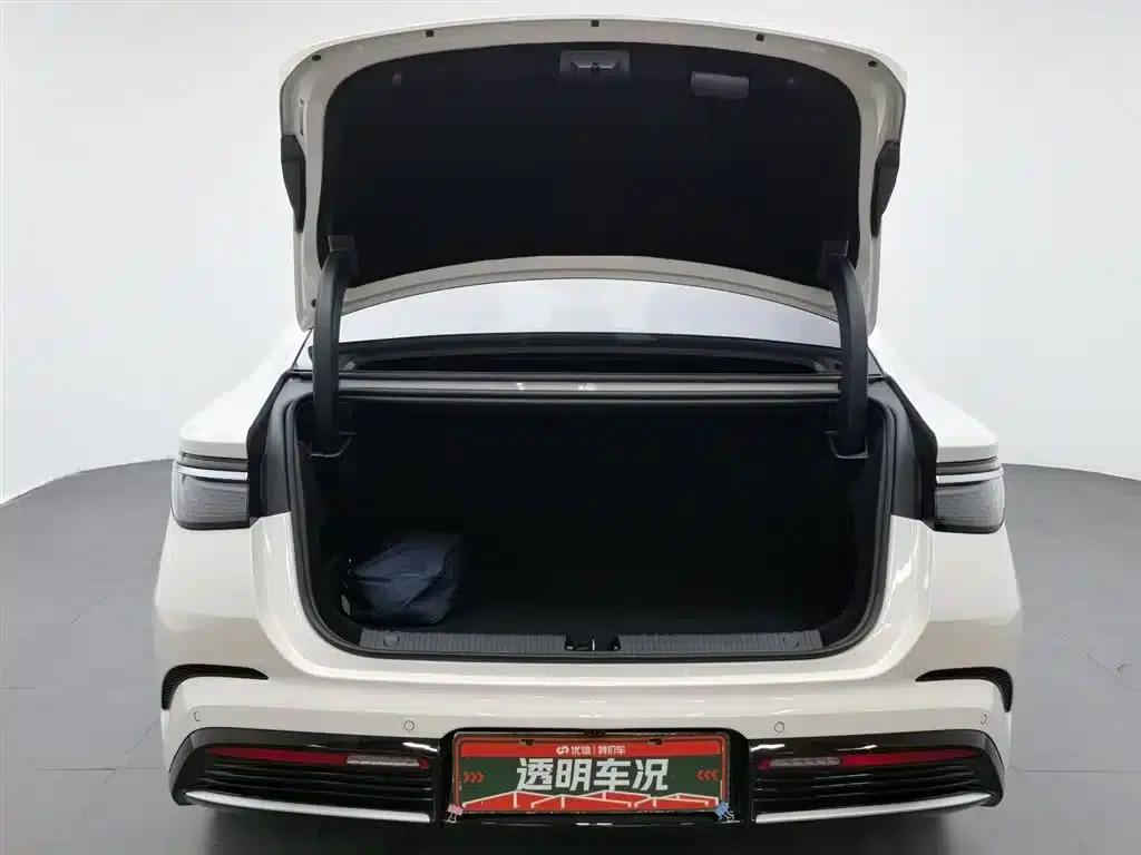Seal 07 DM-i 2025 Intelligent Driving Edition DM-i 1.5L 125km Luxury Model — миниатюра 16