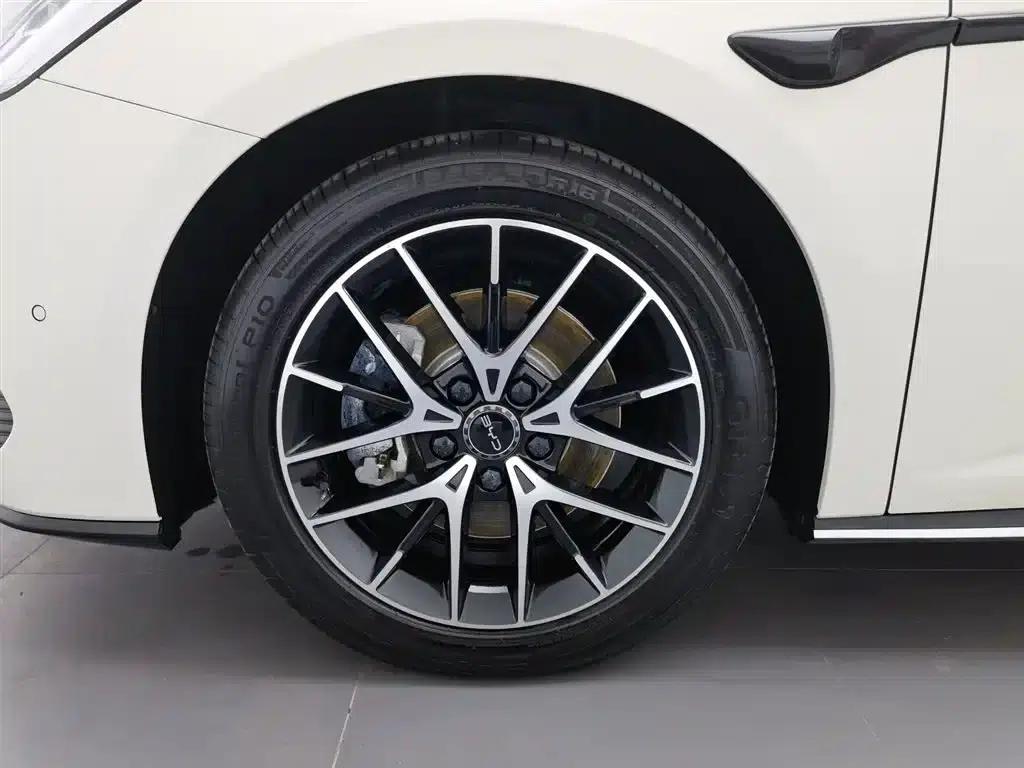 Seal 07 DM-i 2025 Intelligent Driving Edition DM-i 1.5L 125km Luxury Model — миниатюра 17