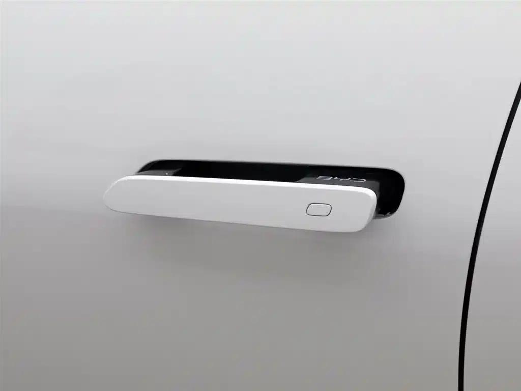 Seal 07 DM-i 2025 Intelligent Driving Edition DM-i 1.5L 125km Luxury Model — миниатюра 18
