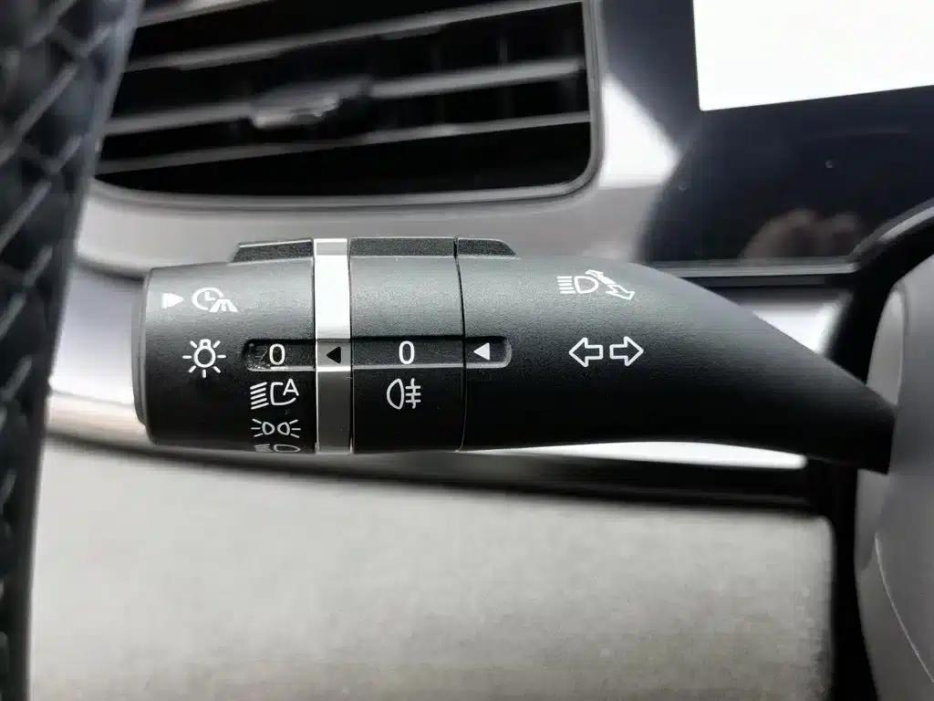 Seal 07 DM-i 2025 Intelligent Driving Edition DM-i 1.5L 125km Luxury Model — миниатюра 21