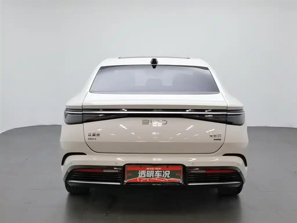 Seal 07 DM-i 2025 Intelligent Driving Edition DM-i 1.5L 125km Luxury Model — миниатюра 4