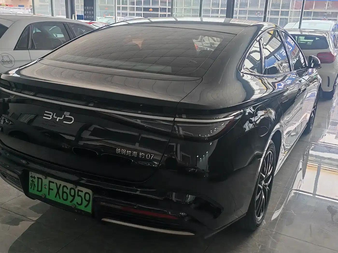 Seal 07 DM-i 2025 Model DM-i 1.5L 125km Luxury — миниатюра 4