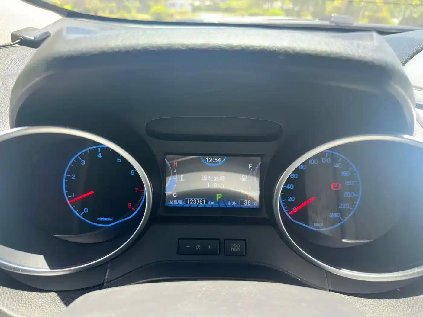 2017 Yuan 1.5L Automatic Cool and Stylish Model — миниатюра 7