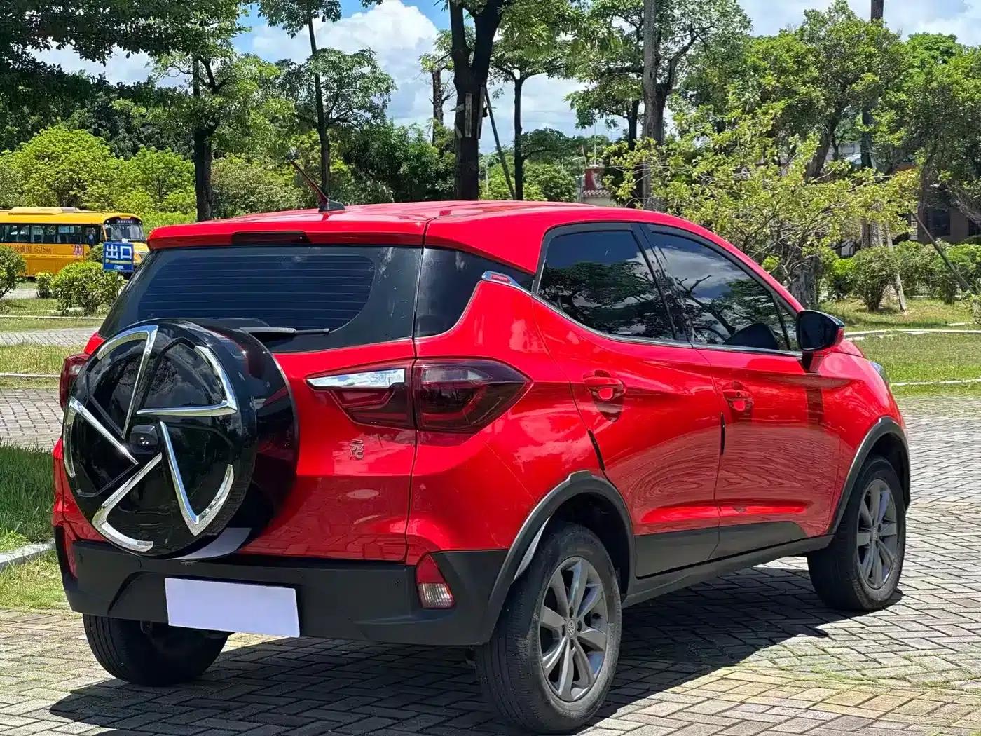2017 Yuan 1.5L Automatic Cool and Stylish Model — миниатюра 9