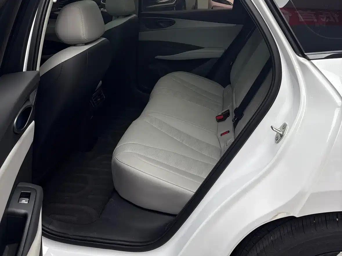 Seal 06 DM-i Touring Edition 2025 DM-i 150KM Flagship Model — миниатюра 11