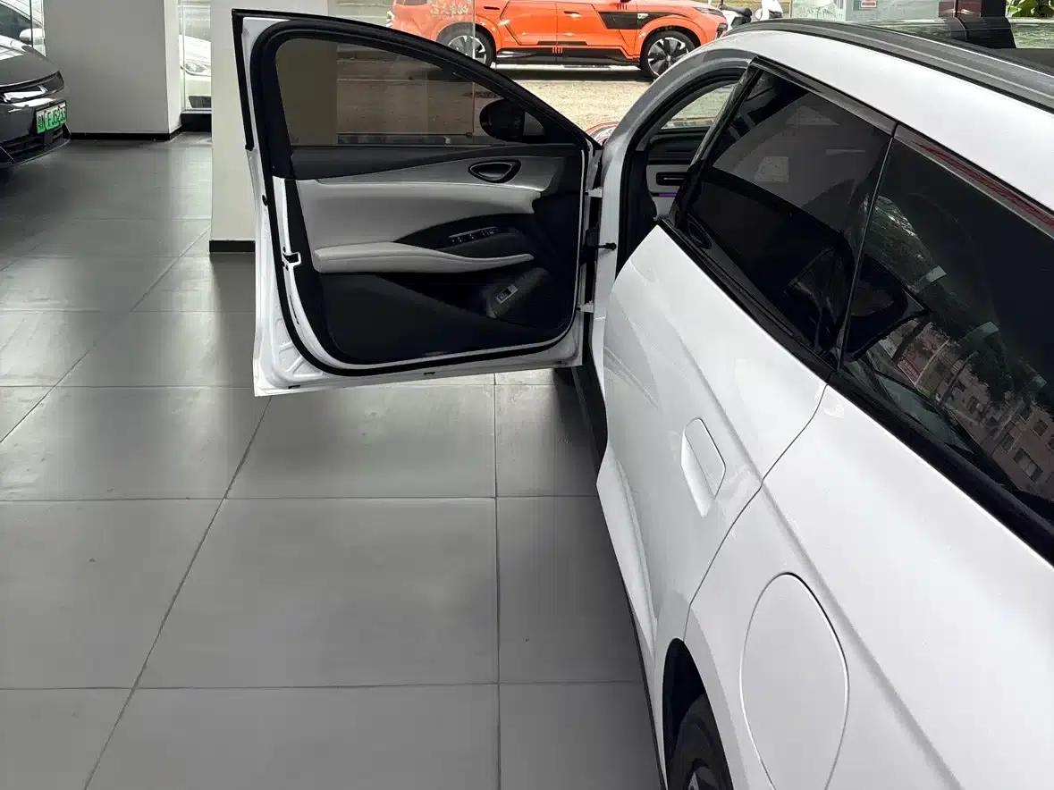 Seal 06 DM-i Touring Edition 2025 DM-i 150KM Flagship Model — миниатюра 8