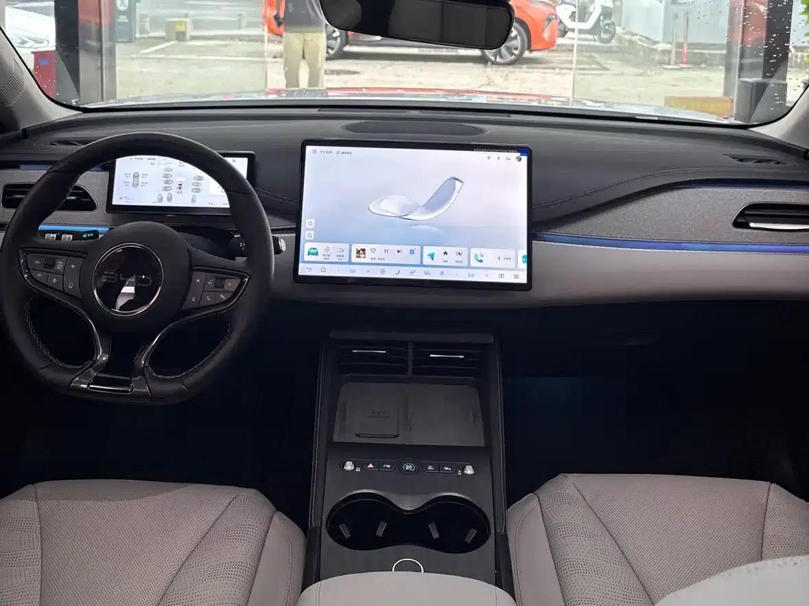 Seal 06 DM-i Touring Edition 2025 DM-i 150KM Flagship Model — миниатюра 10
