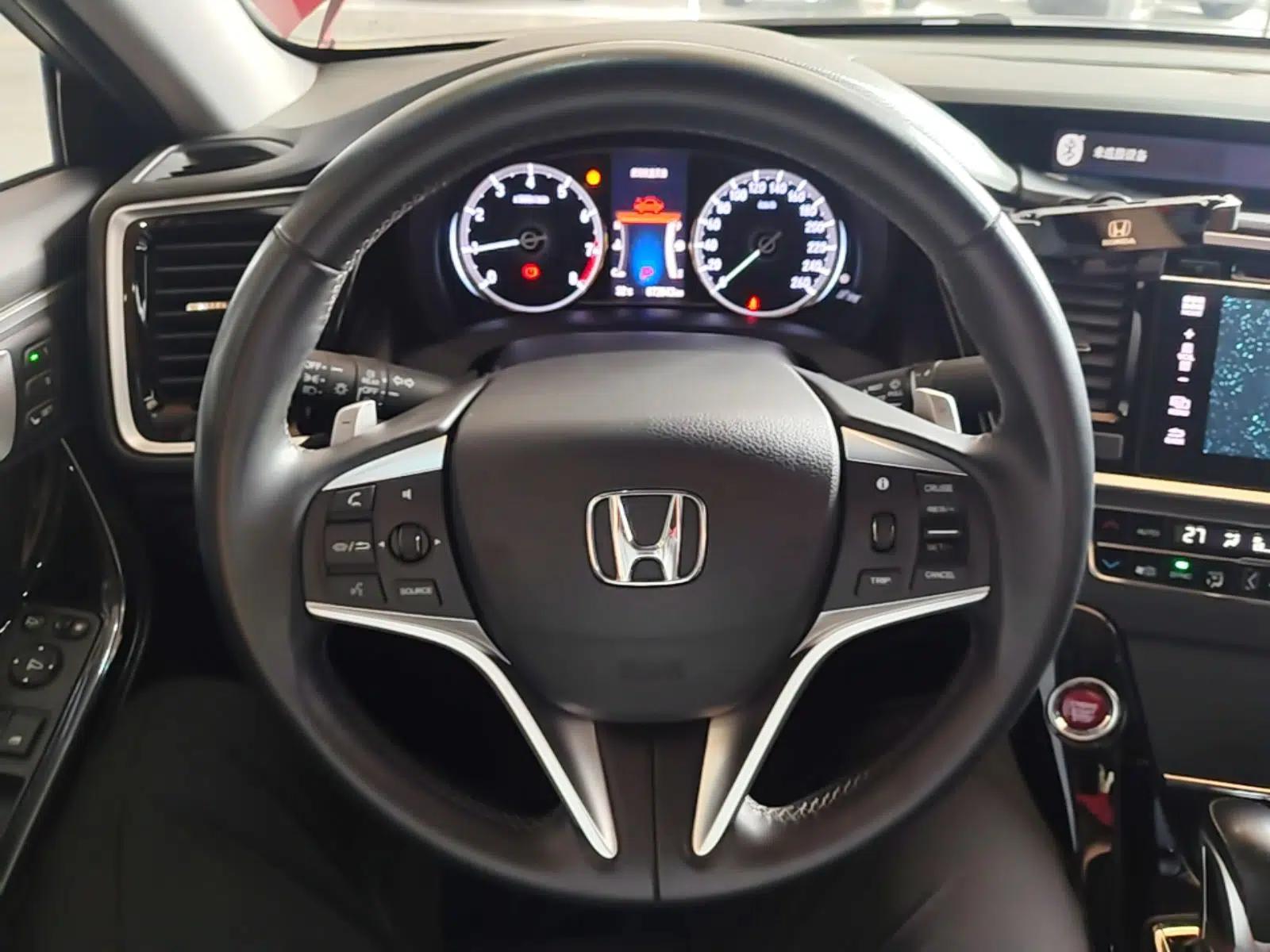 Honda Spirior 2017 2.0L Comfort Edition — миниатюра 13